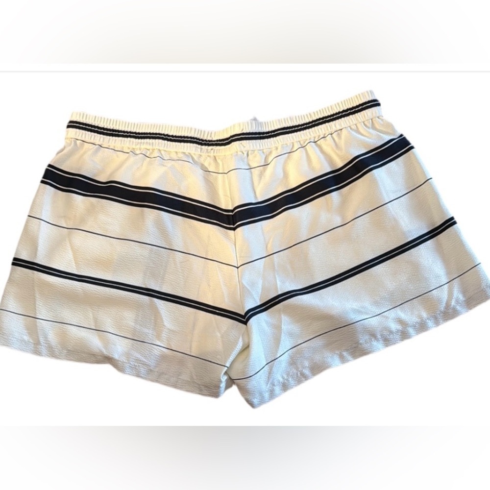 EUC Lou and Grey Striped Women's Shorts
Size Medium - Picture 2 of 3
